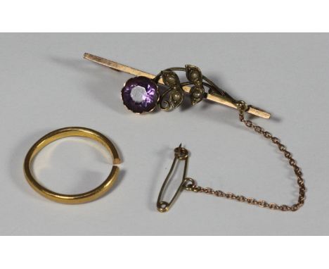 A 9ct gold bar brooch set with a faceted amethyst coloured stone and seed pearls, gross weight approximately 2.6g, together w