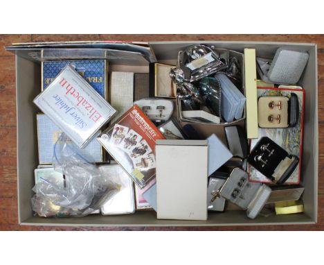 A quantity of mixed collectables comprising seven pairs of cufflinks, tie clips, three Parker pens including a 14ct gold tipp