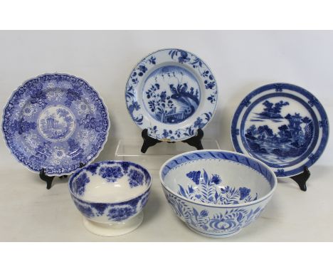 Early 19th century blue and white Pearlware bowl with hand painted and sponged floral and foliate scroll decoration, 24cm dia
