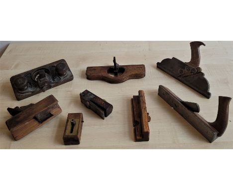 A miscallaneous collection of vintage planes. (8)