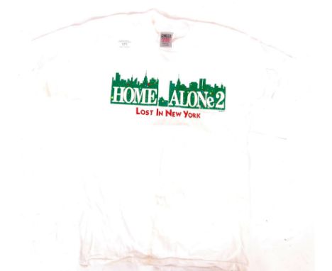 A rare original 1992 ' Home Alone 2 - Lost In New York ' movie promotional t-shirt / shirt. Size L 14-16 to label. Made by On