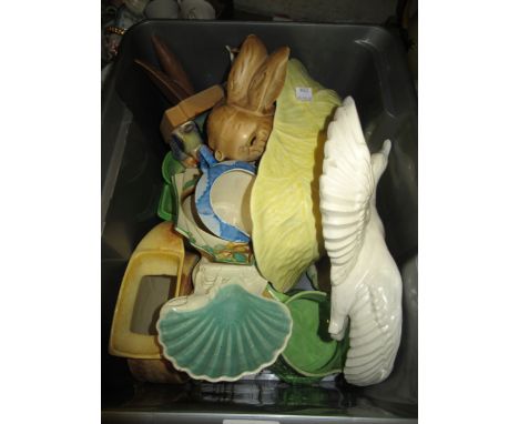 Clarice Cliff Bizarre Fantasque sugar bowl, together with a quantity of various Sylvac, Carltonware and other similar pottery