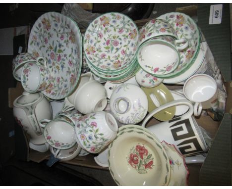 Miscellaneous Susie Cooper tea and coffee ware in various patterns, together with a small quantity of Minton Haddon Hall flor