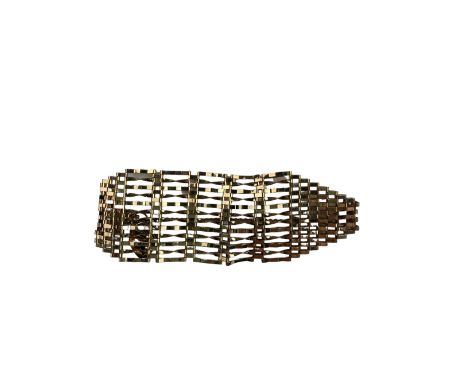 A 9ct gold Gate Bracelet, hallmarked London 1978, approx. 23 grms, with love heart hinge lock.&nbsp; (1) 