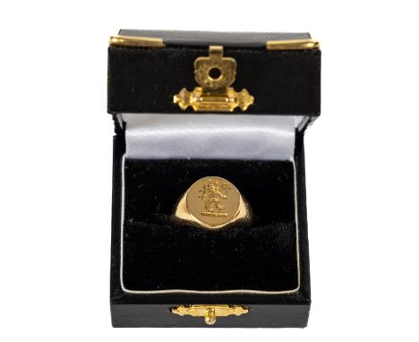 A Gentleman's 9ct gold Seal Ring, with oval front and engraved with rampant lion, approx. 16.4 grams. (1)&nbsp; Ring Size M.