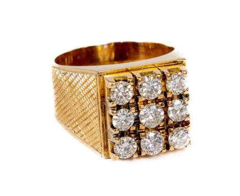 A 14ct gold Gentleman's diamond set square top Ring, with brilliant cut diamond, approx. .90ct, hall marked 14k, size O/P, ap