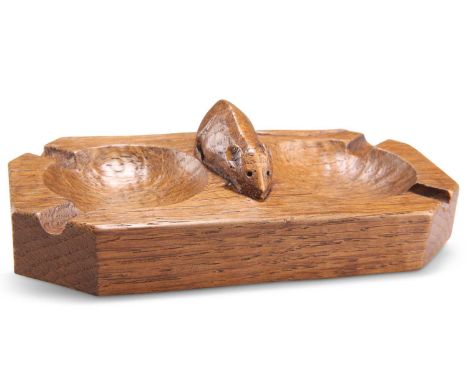 ROBERT THOMPSON OF KILBURN, A RARE MOUSEMAN OAK DOUBLE ASHTRAY, CIRCA 1970'S ROBERT THOMPSON OF KILBURN, A RARE MOUSEMAN OAK 