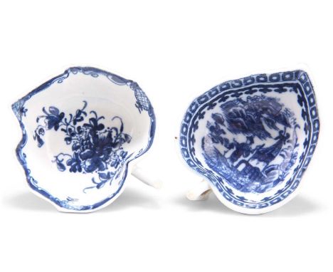 A WORCESTER PICKLE DISH, CIRCA 1760 A WORCESTER PICKLE DISH, CIRCA 1760, leaf-shaped, underglaze blue decorated with flowers 