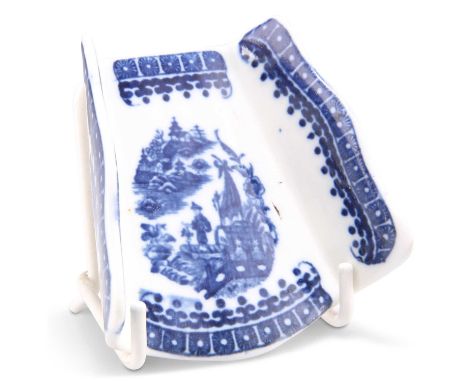 A CAUGHLEY ASPARAGUS SERVER, CIRCA 1770 A CAUGHLEY ASPARAGUS SERVER, CIRCA 1770, underglaze blue decorated with the 'Fisherma