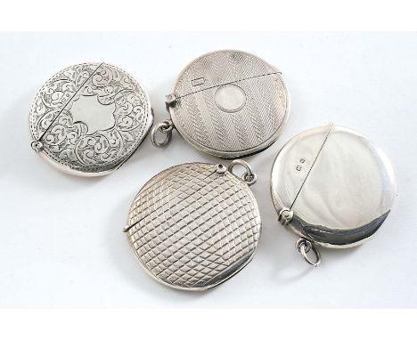 AN EDWARDIAN NOVELTY CIRCULAR VESTA CASE resembling a golf ball, with suspensory ring, by Sampson Mordan & Co., Chester 1905 