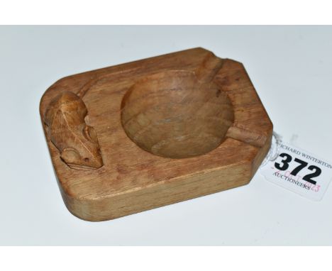 A ROBERT THOMPSON OF KILBURN MOUSEMAN OAK ASHTRAY, carved with signature mouse, length 10cm x width 7.4cm (Condition report: 