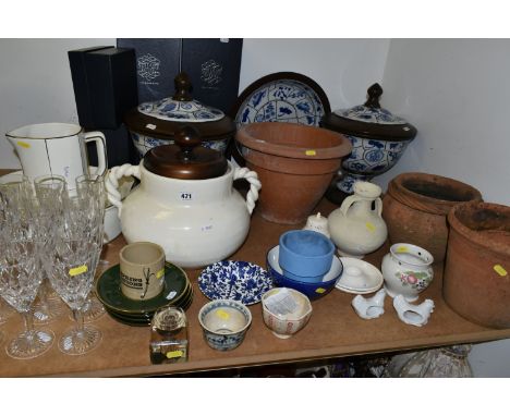 A COLLECTION OF CERAMICS AND GLASSWARE, two Chinese porcelain tea bowls comprising a blue and white with heavy crazing and ha