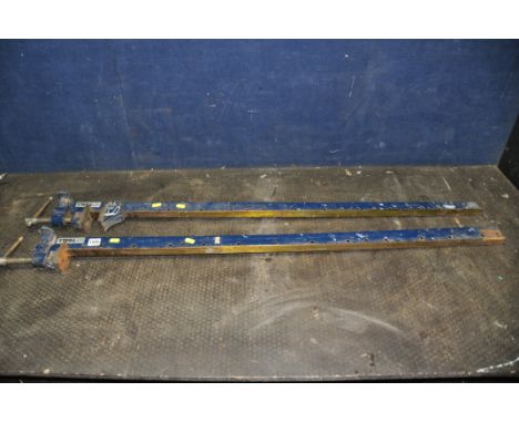 A PAIR OF NU TOOLS BLUE PAINTED SASH CRAMPS, length 133cm
