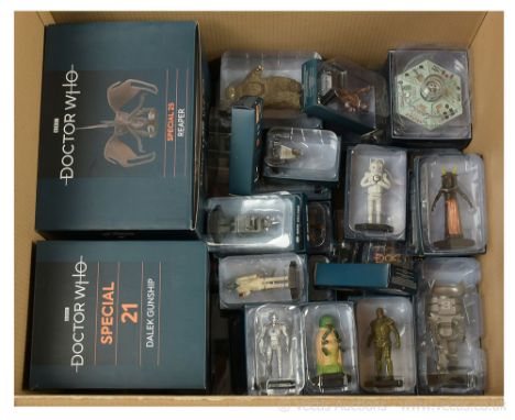 Large quantity of Eaglemoss Doctor Who figurines includes Dalek Gunship, Reaper, Cyber King, The Destroyer, Cyberman, Sontara
