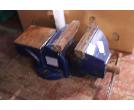 A large bench vice, shipping unavailable 