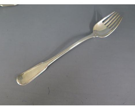 A silver serving spoon fork - London 1829 - Length 28cm - Weight approx. 5 troy oz - 157gms Condition report: Slight bending