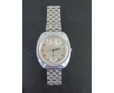 A gents Omega Electronic Geneve chronometer stainless steel wristwatch with bracelet strap - 40mm wide - general usage scratc