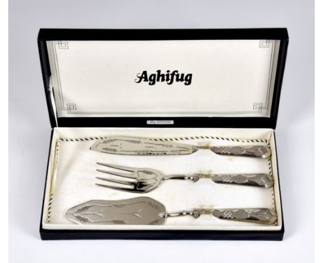 An Italian three piece silver handled cake serving set, by Aghifug, comprising a cake slice, knife and fork, each stamped 800