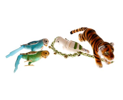 4 STEIFF Tiere, 3 Vögel, ”Franzi” und ”Hansi” sowie 1 x Replik, dazu1 Tiger, 20-27 cm, 1 Vogelschwanz verbogen, sonst guter Z