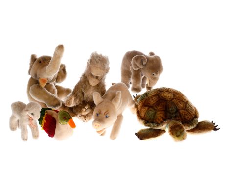 Konv. 7 STEIFF Tiere, 2 Elefanten, Schwein, Lämmchen, Schildkröte, Affe (beschädigt), Samt-Ente, bespielt
