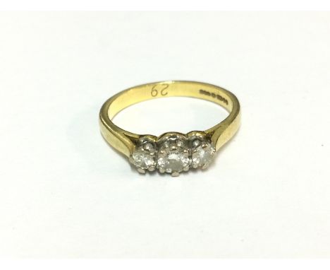 18ct gold 3 stone diamond ring (size K) (A) approx 2.8g