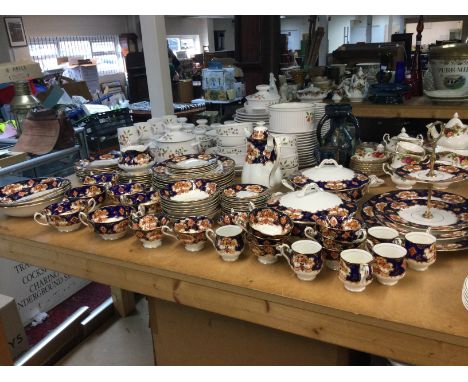 A large Royal Albert Heirloom pattern tea and dinner set including plates, cups, saucers etc . This lot cannot be posted