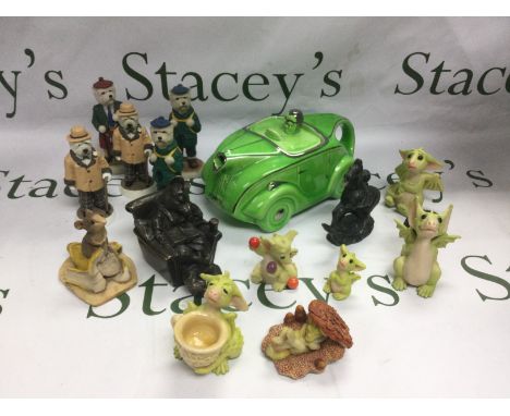A collection of mainly ceramic items including Robert Harrop figures, a Sadler teapot etc. Shipping category D.
