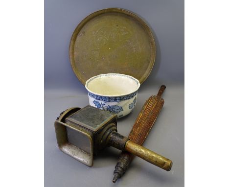 MIXED COLLECTORS ITEMS GROUP including a vintage carriage lamp, blue and white chamber pot, circular brass tray and Chinese t