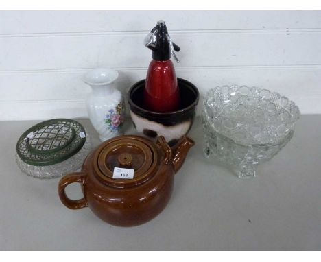 Mixed Lot: Vintage soda syphon, glass bowls etc