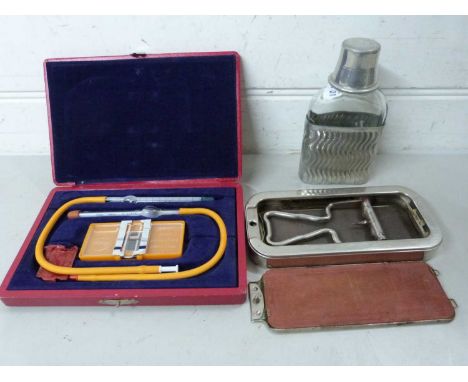 Mixed Lot: Cased thermometer set, cased razor and other items