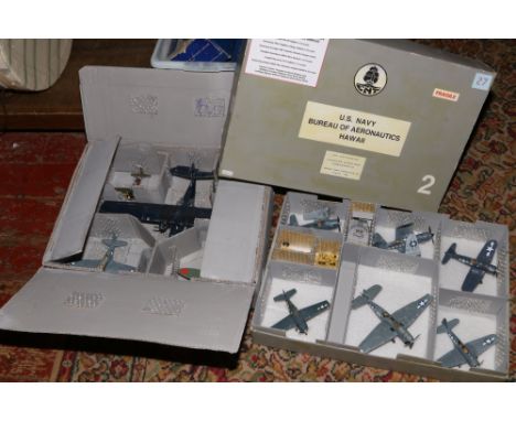 A quantity of World War II kit built military aircraft models including Gruman, F4F - 4F fighter, Curtis Helldiver, Black Cat