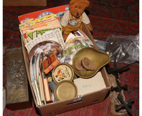 A box of miscellaneous including Royal Doulton, Wedgwood cabinet plates, Roberts radio, thimbles, old tins, Viz magazines, Co