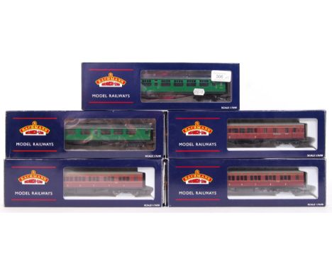 A collection of 5x assorted Bachmann Branch Line 00 gauge railway trainset locomotive carriages. Comprising of; 34-529, 34-55