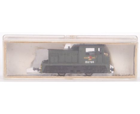 An original vintage Wrenn made N gauge Micro Model series railway trainset locomotive ' 210 ' D2785 . Appears within the orig