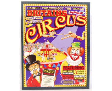A Britains ' Big Top ' Circus diorama diecast model set 8665 ' Circus Set + Crowd, &amp; Trapeze .' Appears mint, complete an