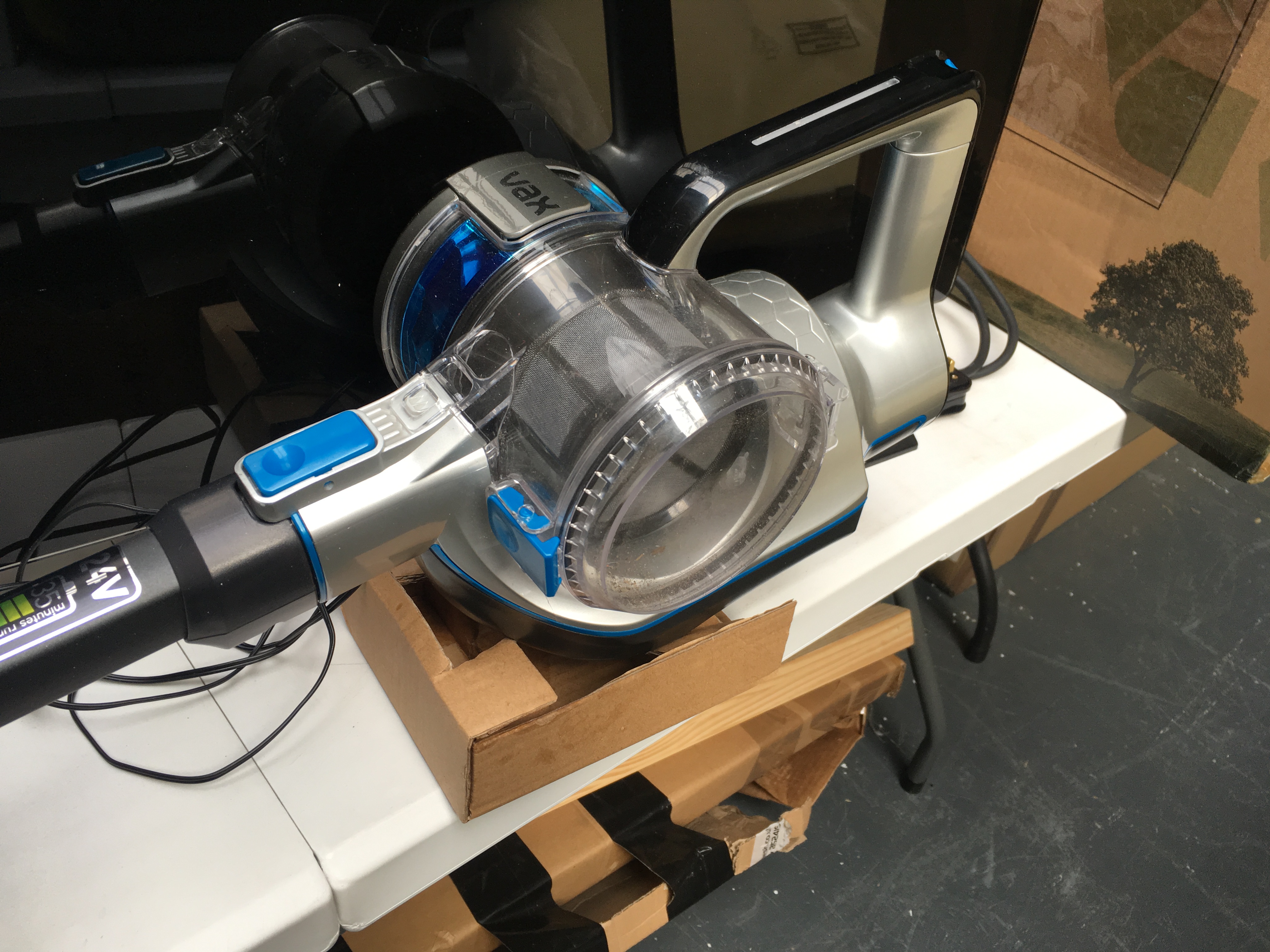 Vax Blade cordless hoover. Working customer return. Pristine condition.