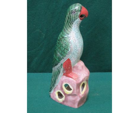 GLAZED AND HANDPAINTED ORIENTAL STYLE CERAMIC PARROT, APPROXIMATELY 24.5cm HIGH 