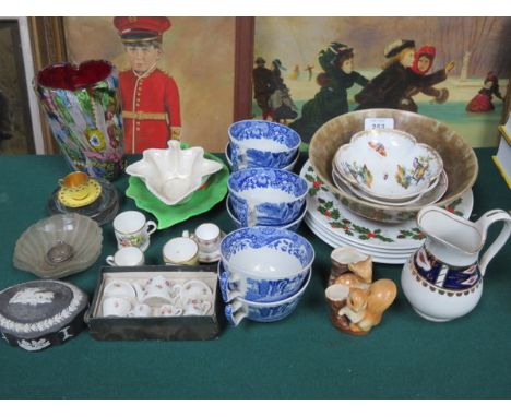 SUNDRY LOT OF CERAMICS AND GLASS INCLUDING ROYAL WORCESTER, DRESDEN, ETC. 