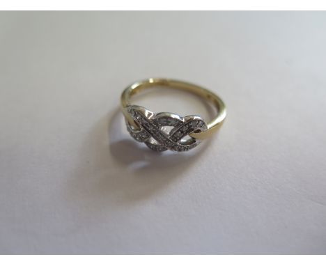 A 9ct gold and diamond ring, approx 2.7 grams, size O, in good condition 