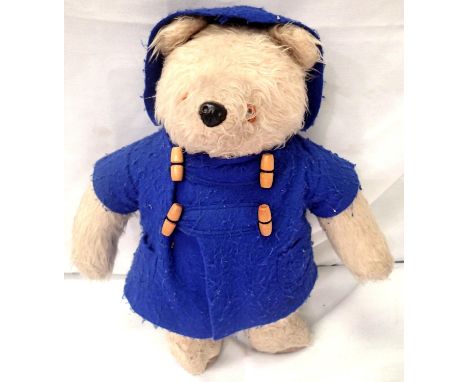 Paddington Bear, H: 40 cm. P&amp;P Group 3 (£25+VAT for the first lot and £5+VAT for subsequent lots) 