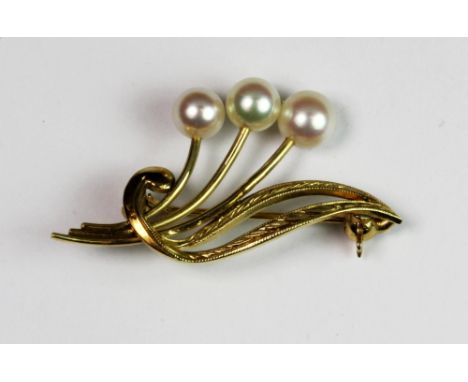 A 14ct gold and cultured pearl spray brooch, approx. 3g.