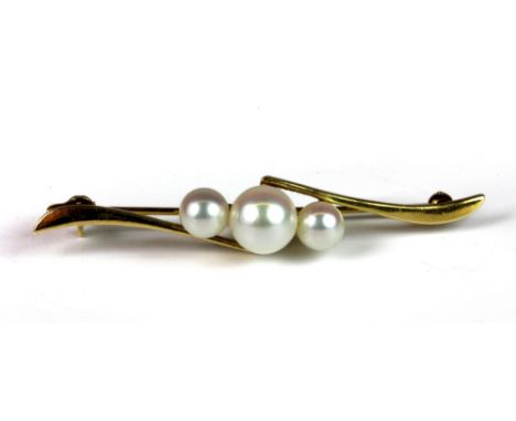 A 14ct gold and pearl spray brooch, L. 5cm.