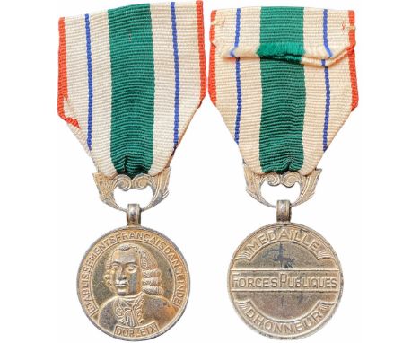 Breast Badge, 30 mm, silvered metal, with original ornamented suspension ring and ribbon. Rare and in extremely fine conditio
