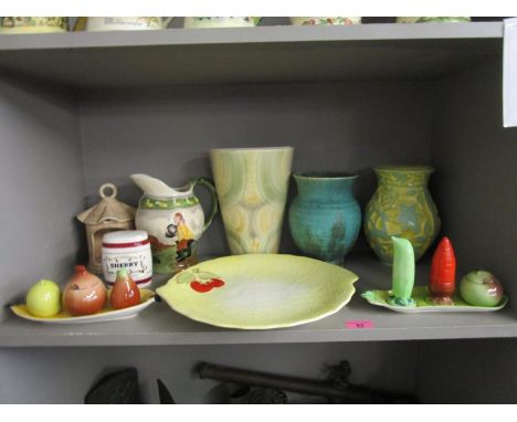 Mixed Art Deco and later ceramics to include a Crown Devon lamp base, vases, Carlton ware cruet sets, A Shorter Bros wall poc