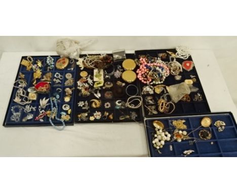 A large collection of costume jewellery to inc brooches, bracelets and enamel bracelets (approx 215 pieces)