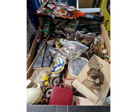 A box of assorted collectables to include Japanese paddle, pin badges &amp; costume jewellery etc. 