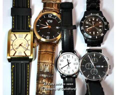 *Bag Of Five Gentlemen'S Wristwatches, Including Timex