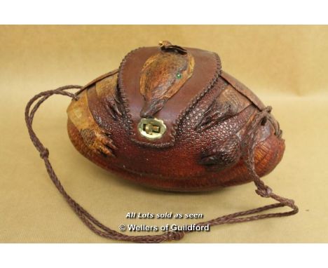 *Vintage Taxidermy Armadillo Handbag [LQD 117]