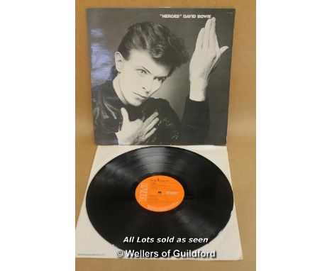 *David Bowie Heroes Vinyl First Pressing With Song Sheet- Rca Records, Pl 12522 A, 1977 [LQD123]