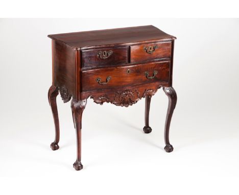 A D. João V/ D. José style commode Rosewood and other woodsWith three drawers and yellow metal fittingsCarved decoration repr